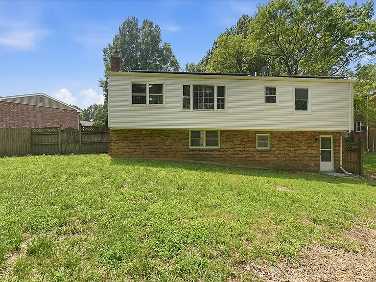9200 Pebble Ct — Photo 41