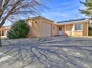 864 Rebecca Loop NE, Rio Rancho, NM 87144
