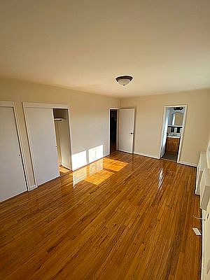 4th image of 3107 Healy Ave #2