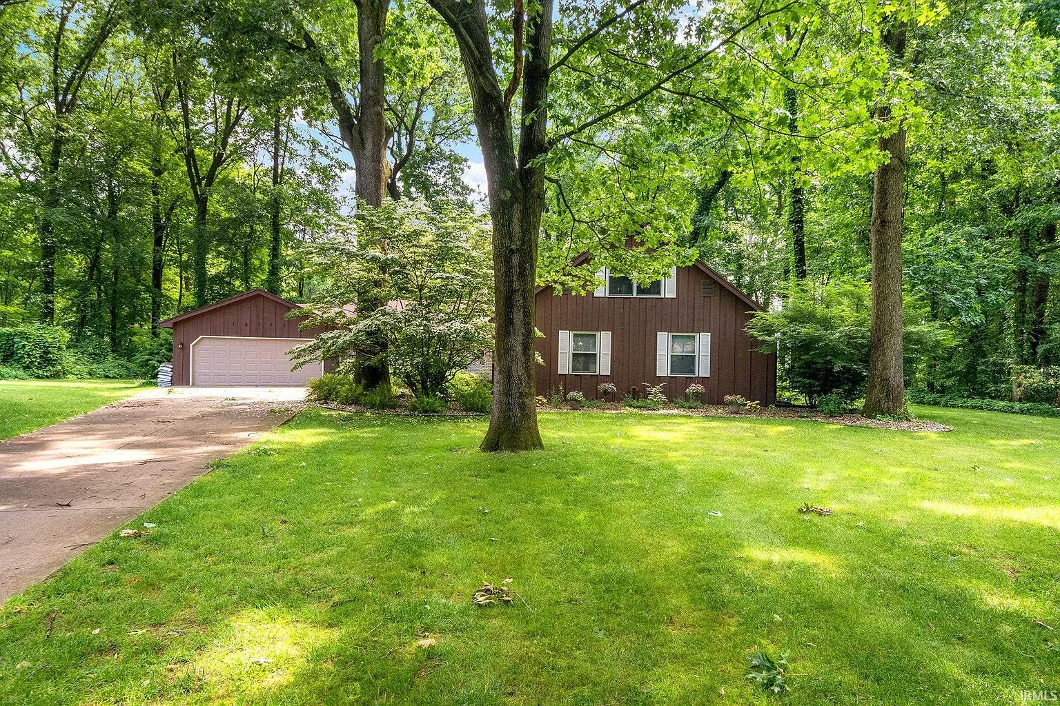 16751 Londonberry Ln photo 1