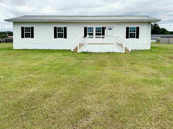 813 Timothy Dr, Dillon, SC 29547