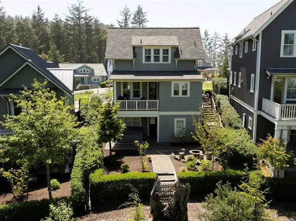 41 Hidden Cove Loop, Pacific Beach, WA 98571