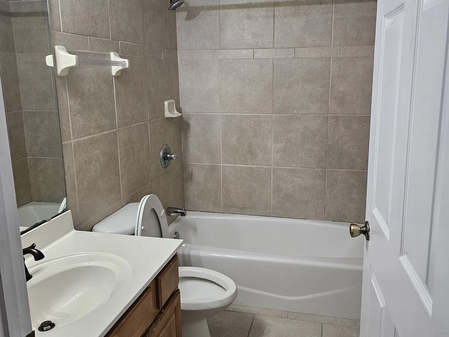 462 Pomont Ave — Photo 4