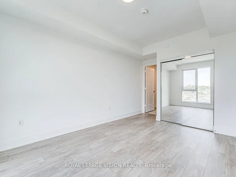858 Dupont St #716 — Photo 12
