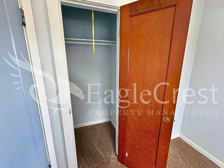 1001 W Chestnut St — Photo 26