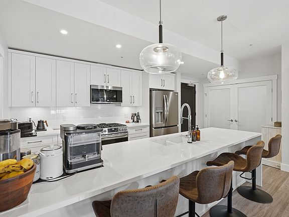 4th image of 45745 Watson Rd #106