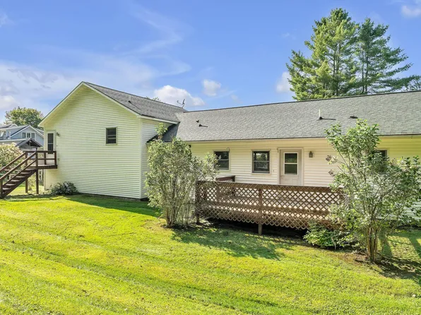 35 Pleasant Street, Stowe, VT 05672