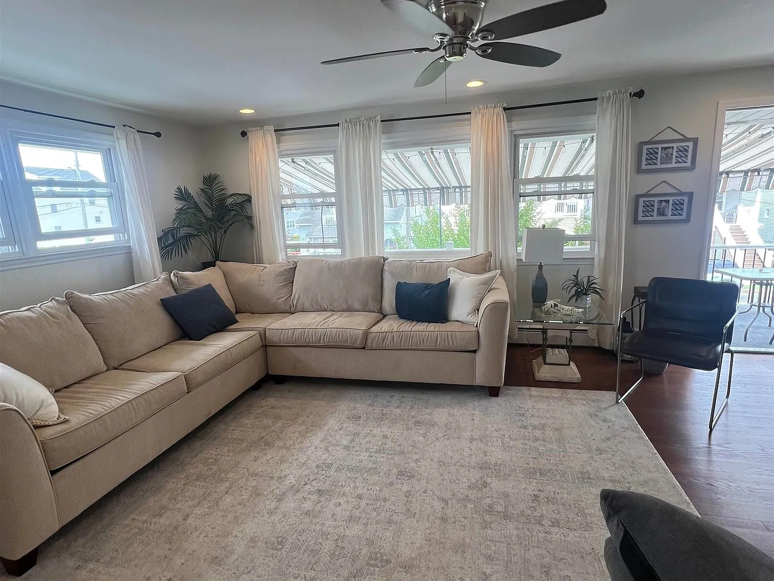 2 bed, 1.5 bath, $1,850 — Photo 2