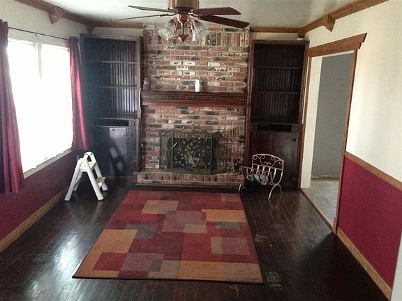 3rd image of 2417 E Goshen Ave