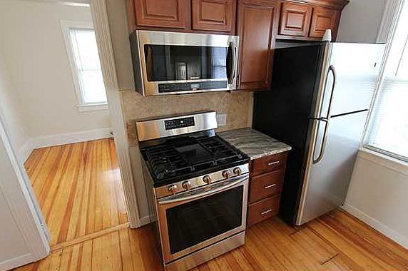 5th image of 26 Borden Ave