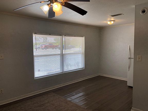 4th image of 2640 W Pensacola St #7