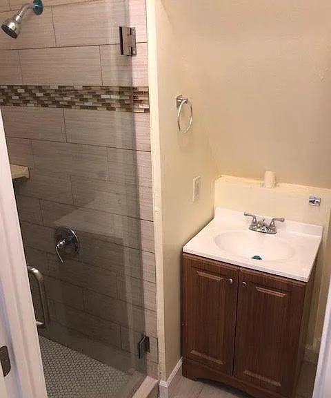 2116 Portland St — Photo 27