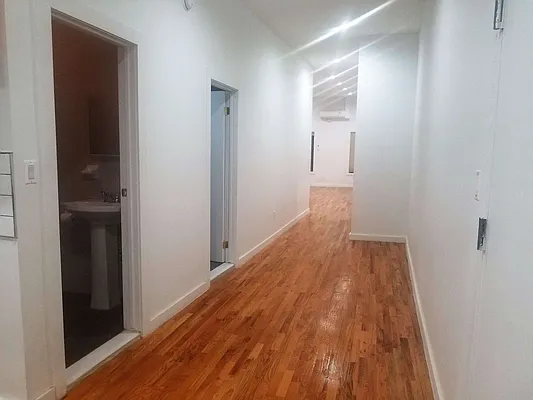 Rented by Capri Jet Realty Corp | media 39