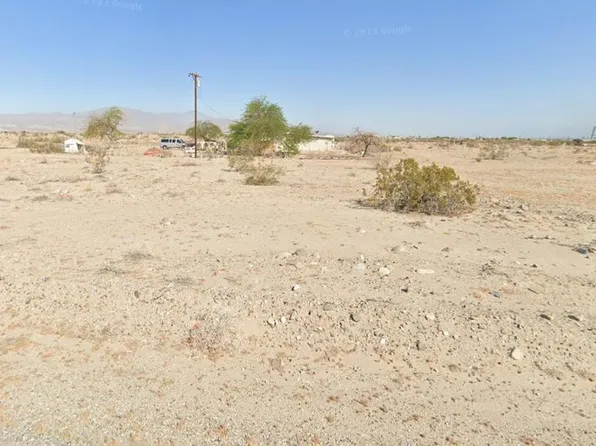 2467 Sea Gull Ave, Thermal, CA 92274