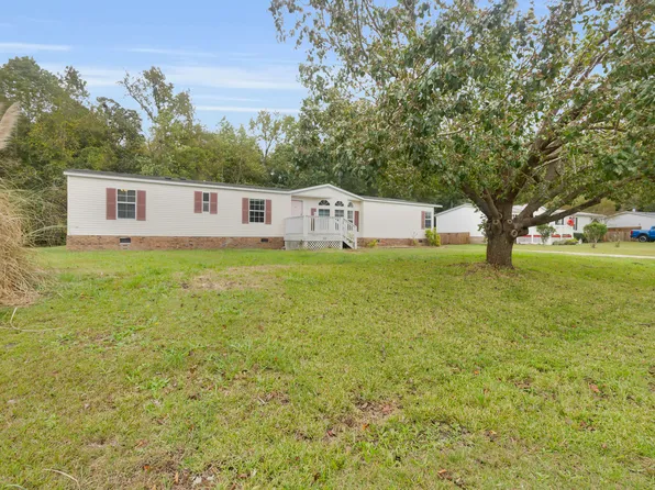 628 Maynard Blvd, Jacksonville, NC 28546