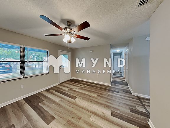 3rd image of 1102 Blossom Cir S