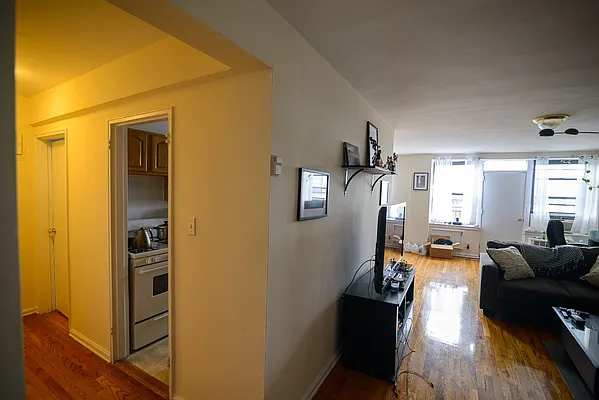 Rented by Giaps Realty Group LLC | media 7