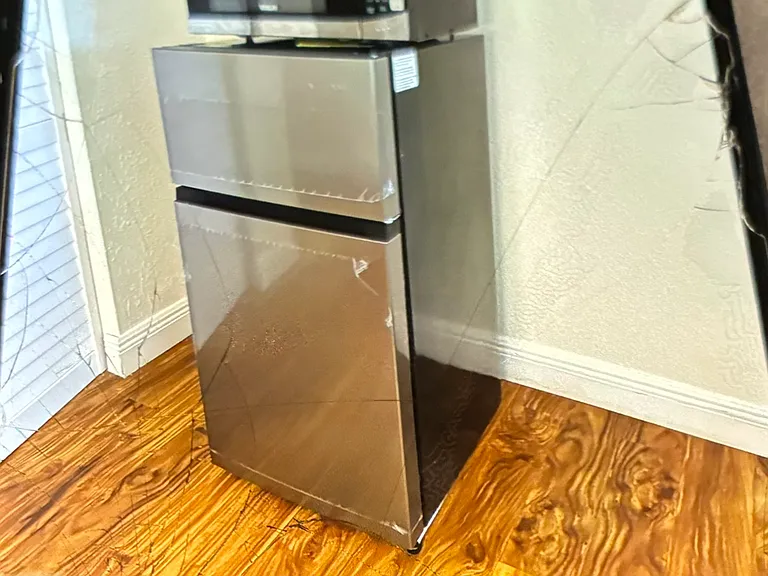 1008 E River Dr — Photo 3