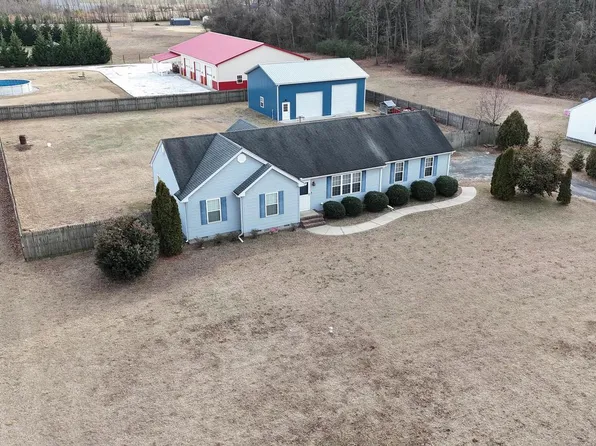 10742 Oak Lane Dr, Laurel, DE 19956