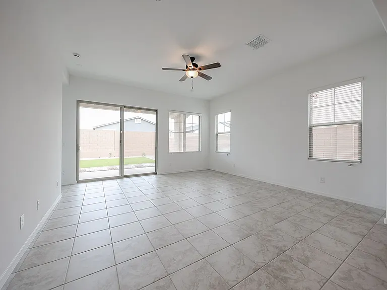 7616 W Bronco Trl — Photo 16