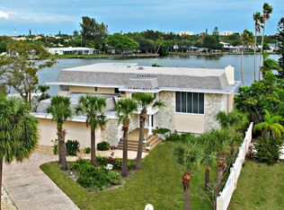 17 W Point Dr, Cocoa Beach, FL 32931