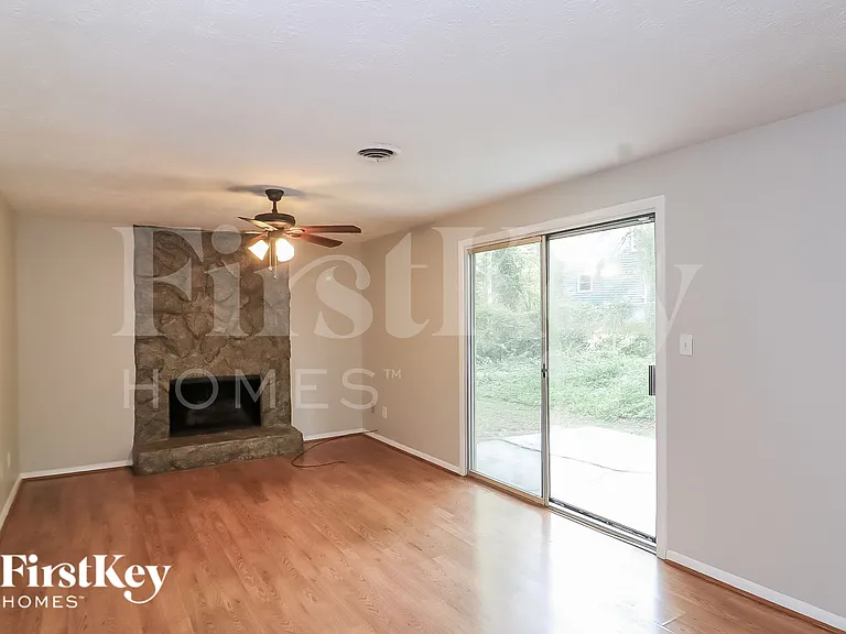 4788 N Cir — Photo 11