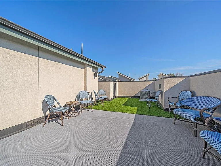 1338 Benton St — Photo 28