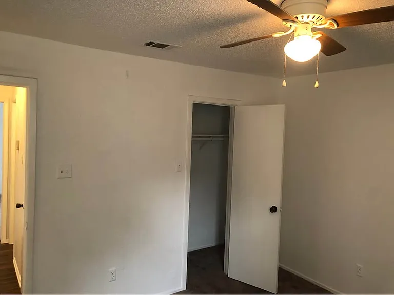 802 Florence Rd #B — Photo 2