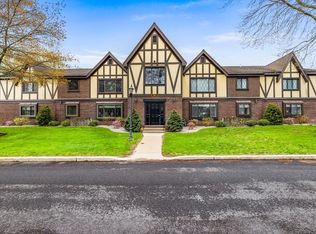 2 Royal Lake Dr APT 6, Braintree, MA 02184