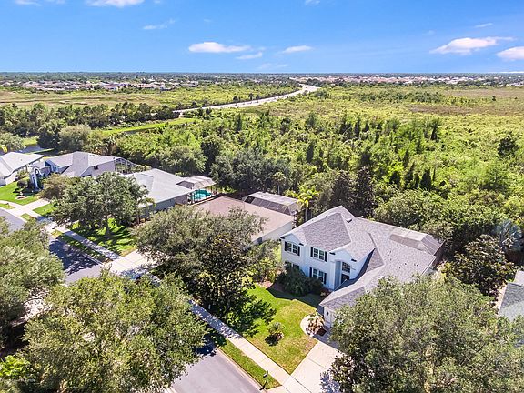 5th image of 5845 Newbury Cir