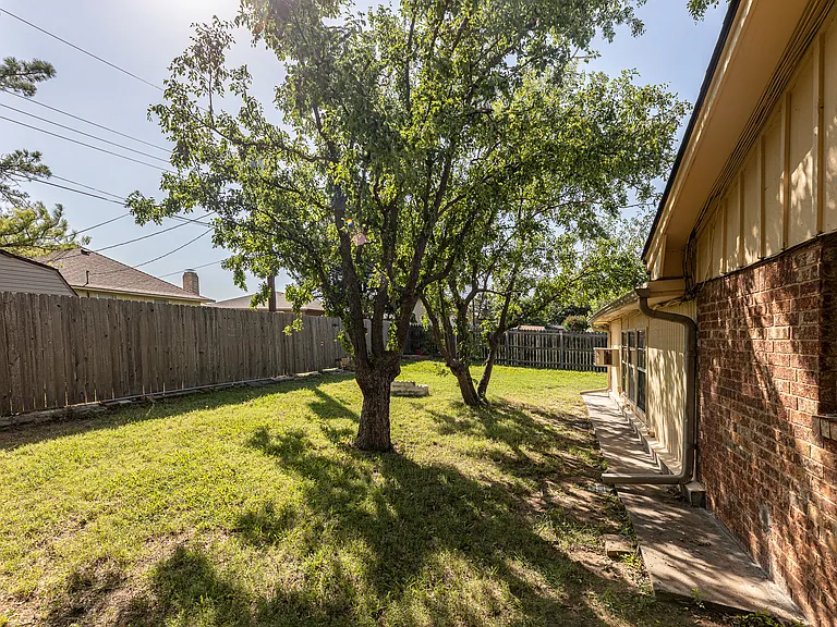 4708 NW Cheryl Blvd — Photo 29