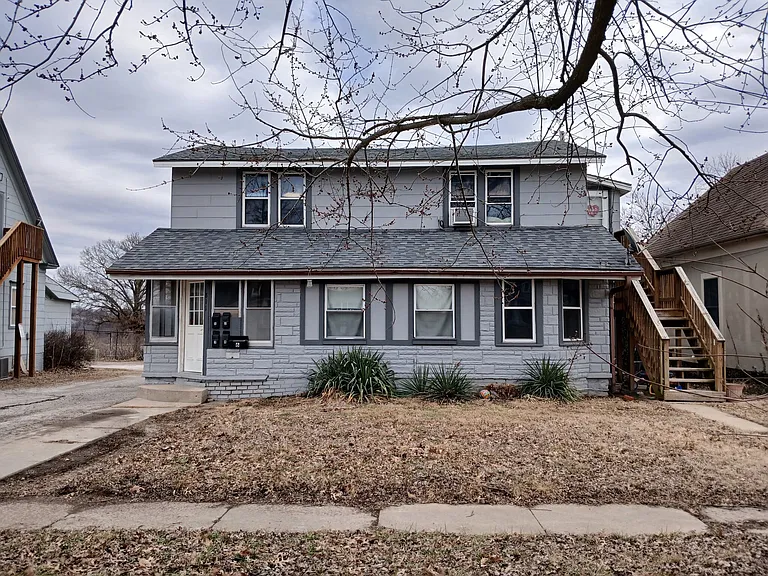 811 Saint Louis Ave — Photo 8