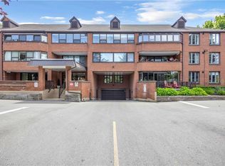 150 Wilson St W #308, Hamilton, ON L9G4E7