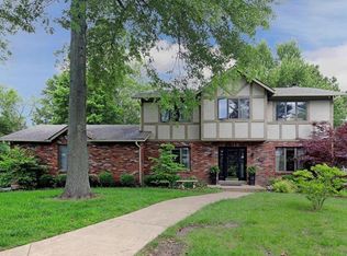 9225 Ladue Rd, Saint Louis, MO 63124