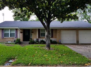 1608 White Way Dr, Arlington, TX 76013