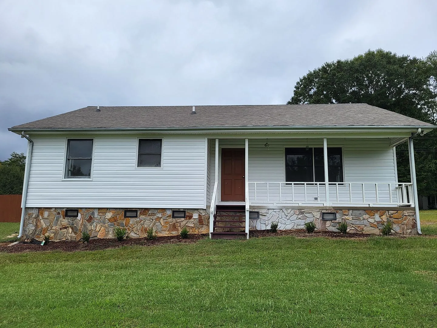 3 bedroom home in Maiden — Photo 1