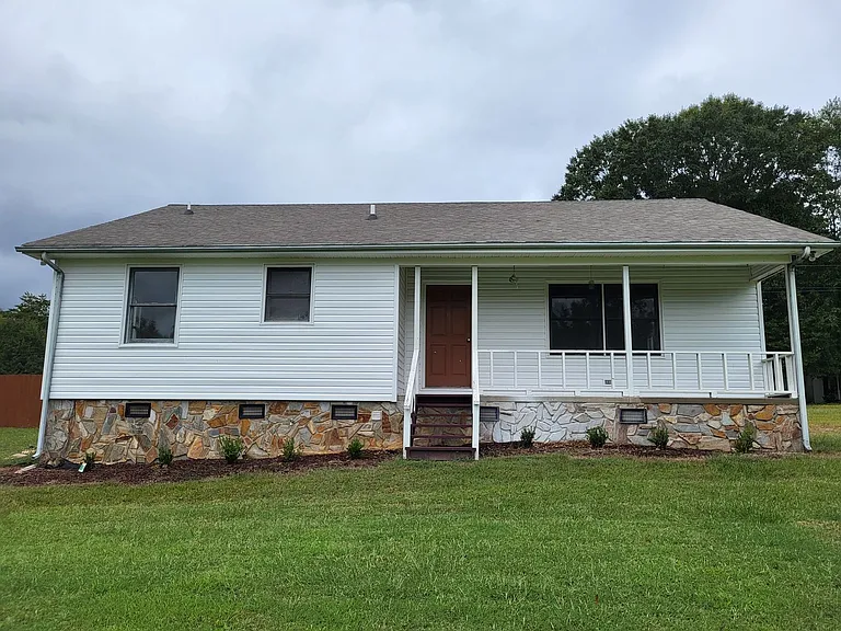 4764 Burnam Ln — Photo 1