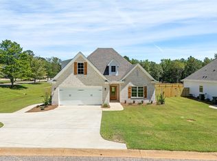 1825 Hanson St, Opelika, AL 36801