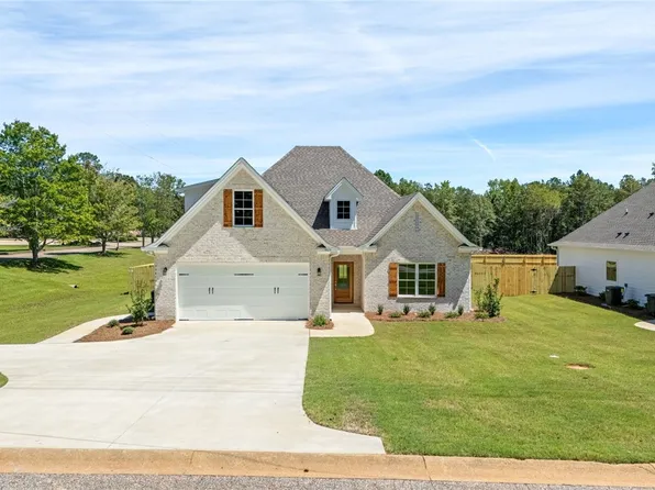 1825 Hanson St, Opelika, AL 36801