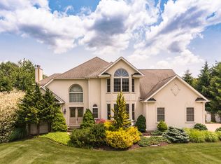 74 Victor Dr, Poughkeepsie, NY 12603