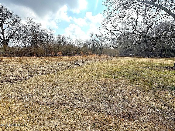 3rd image of 4019 E Fernwood Rd