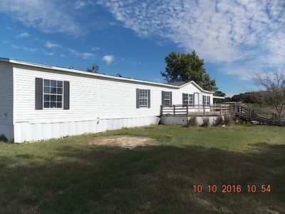 493 Bluhm Rd, West, TX, 76691