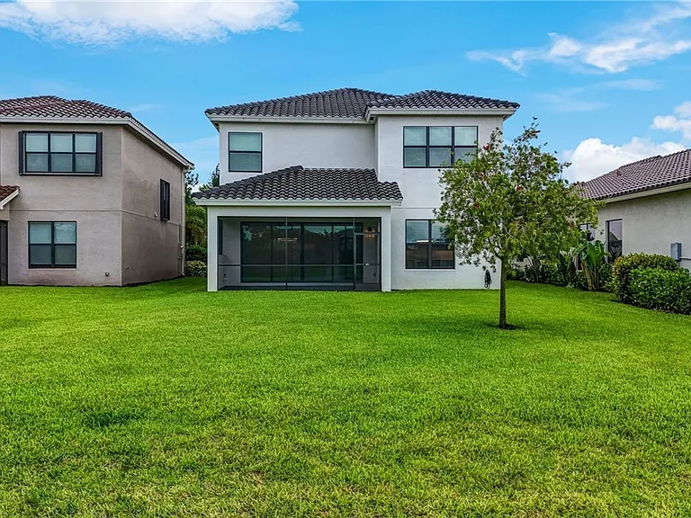 11604 Meadowrun Cir — Photo 2