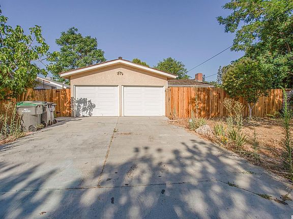3rd image of 25160 Everett Dr