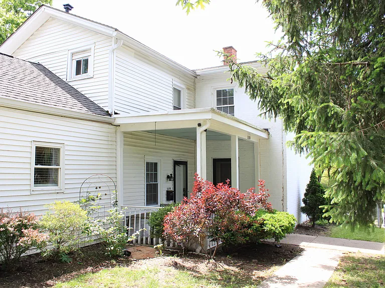 2320 Beechmont Ave #1 — Photo 2
