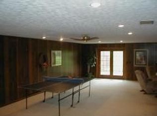 952 County Road 725 E, Carmi, IL 62821