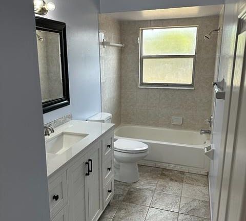 4th image of 165 Margie St #165