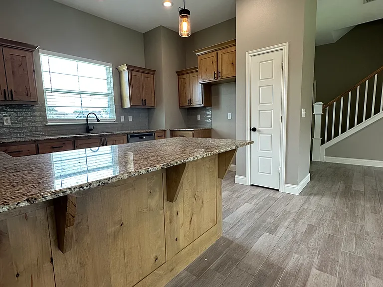 15439 Anna Ln — Photo 6