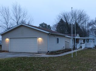 406 N 3rd St, Shepherd, MI 48883
