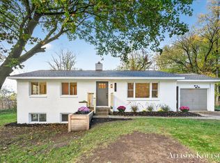 6905 Maple Ave, Jenison, MI 49428